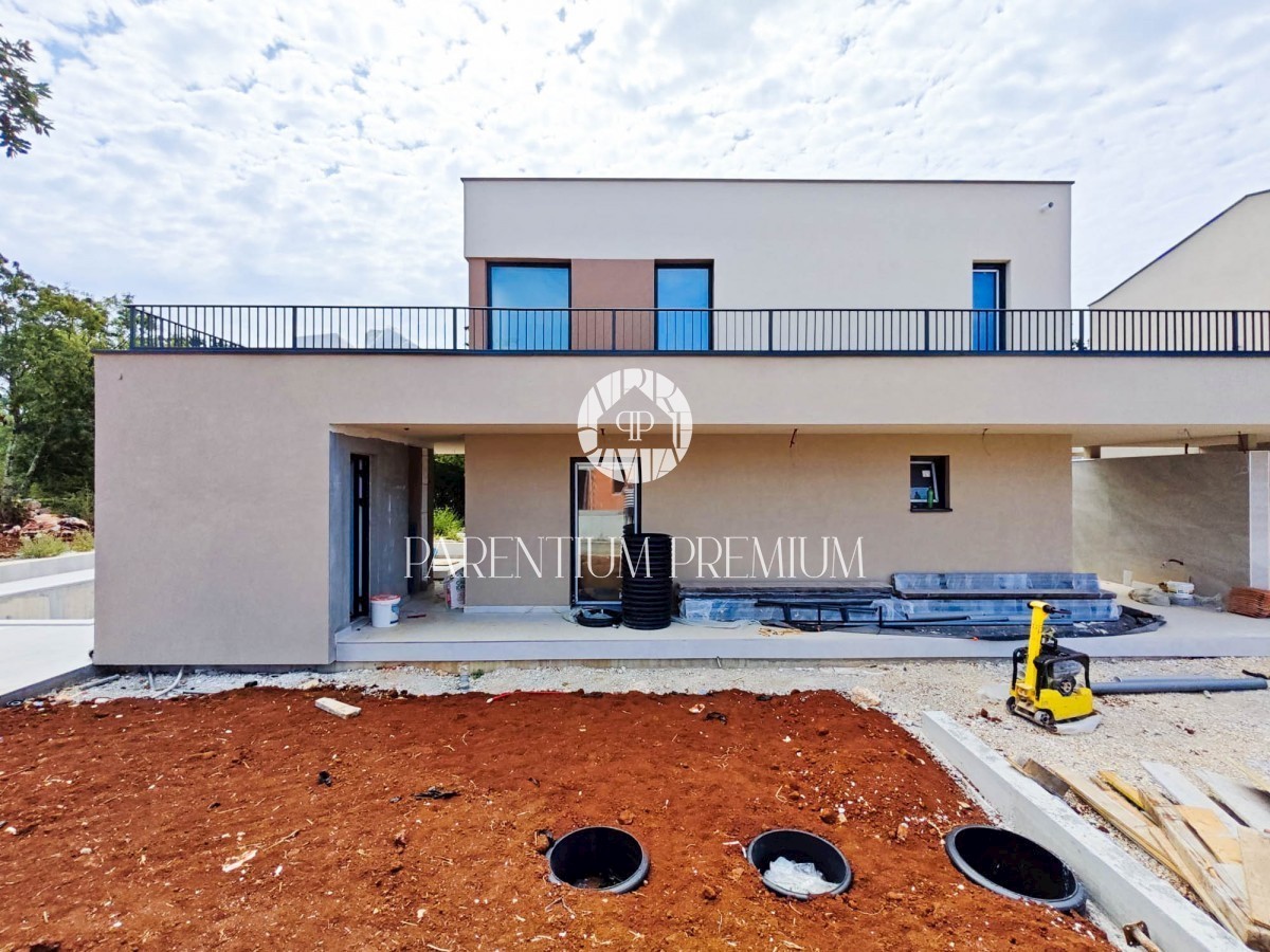 Nova niskoenergetska kuća sa bazenom kompletno opremljena