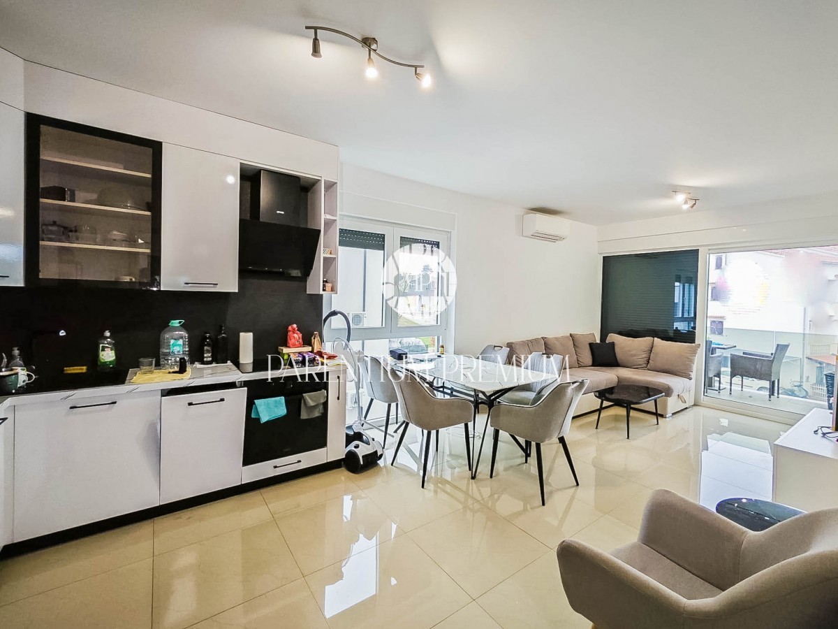 New modern apartment with balcony 900m from the sea