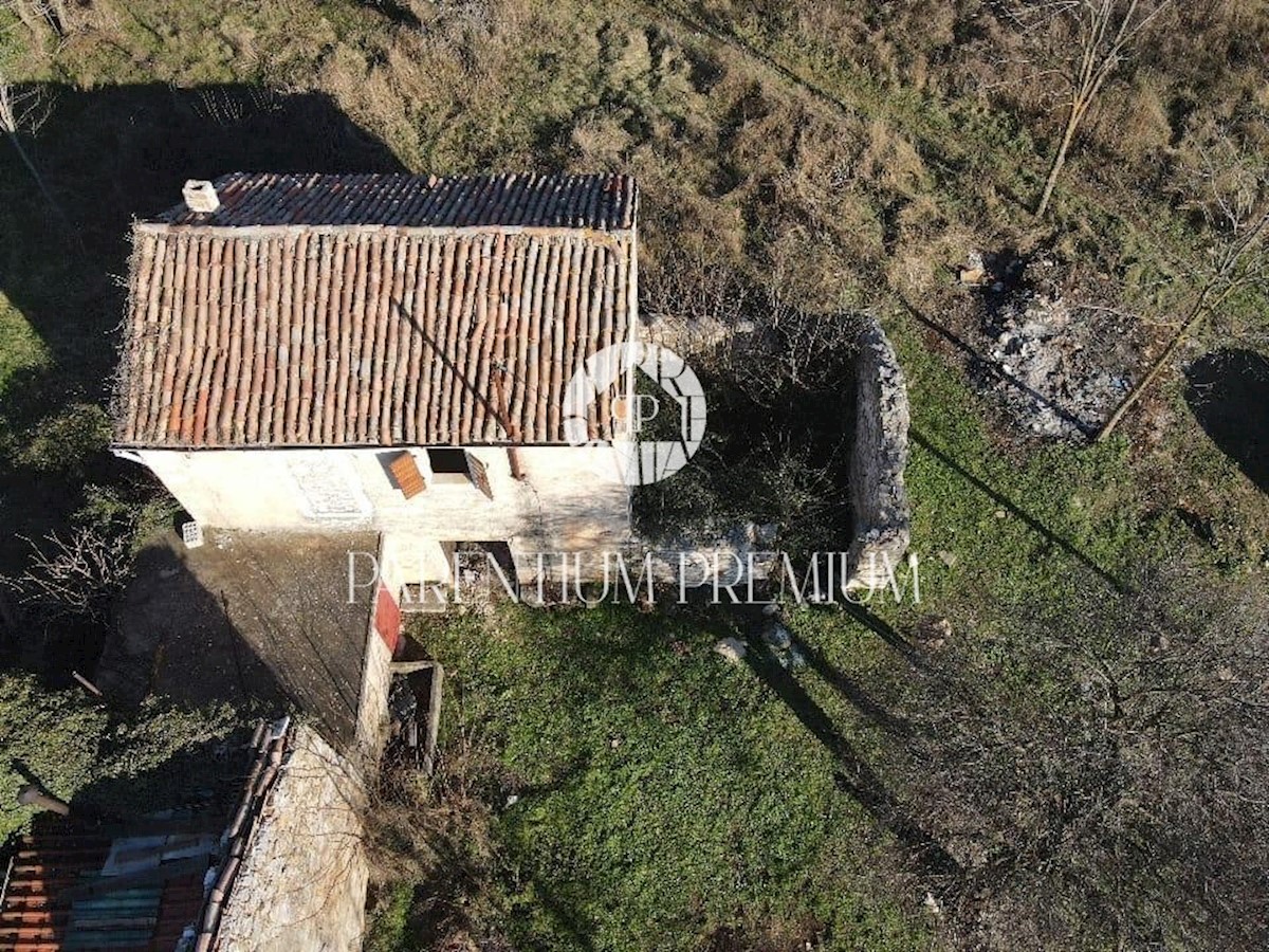 Kamena kuća za adaptaciju