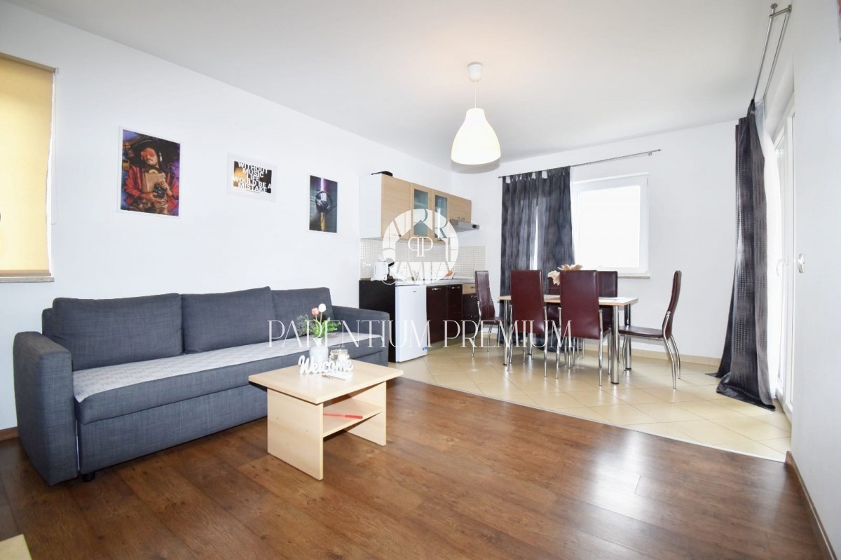 Špadići Two-story apartment near the city and the sea