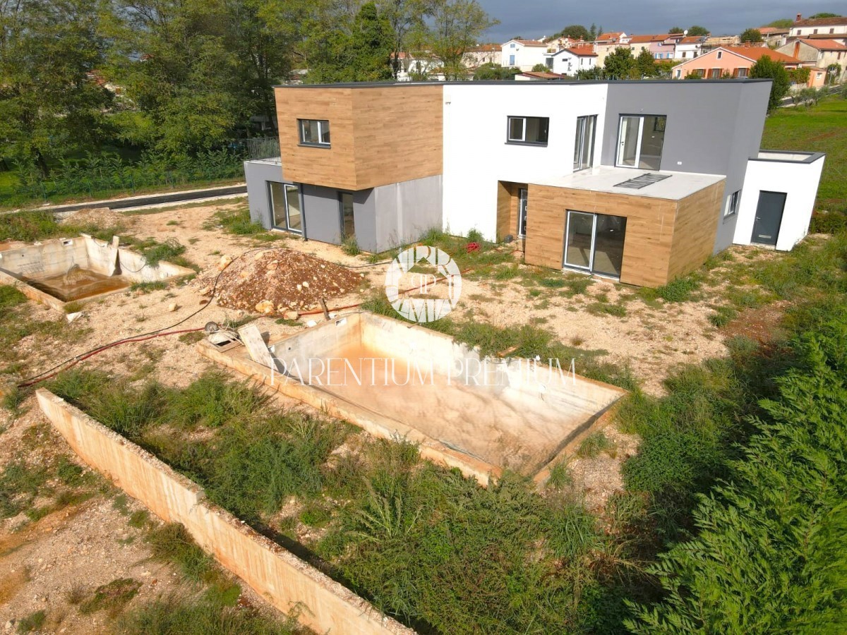 Moderne Doppelhaushälfte in der Nähe von Poreč