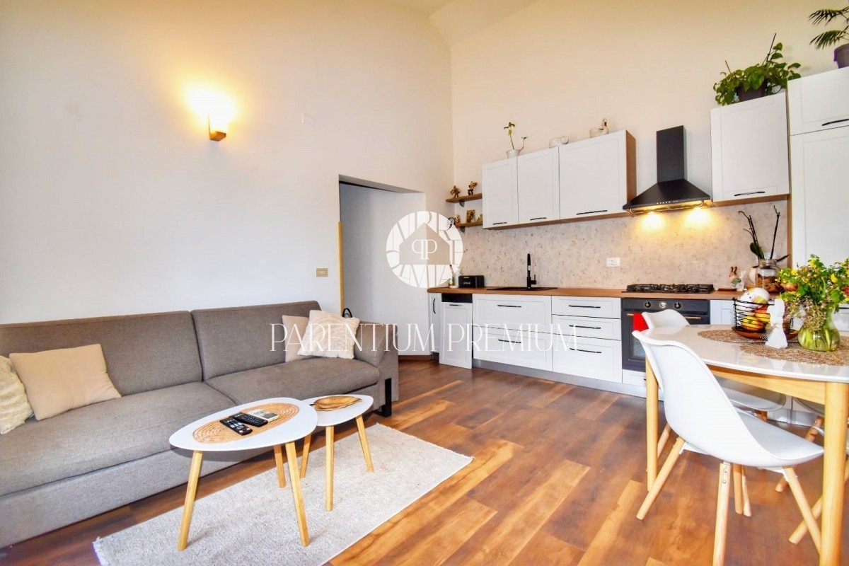 Three-room apartment in a place with all amenities near the sea