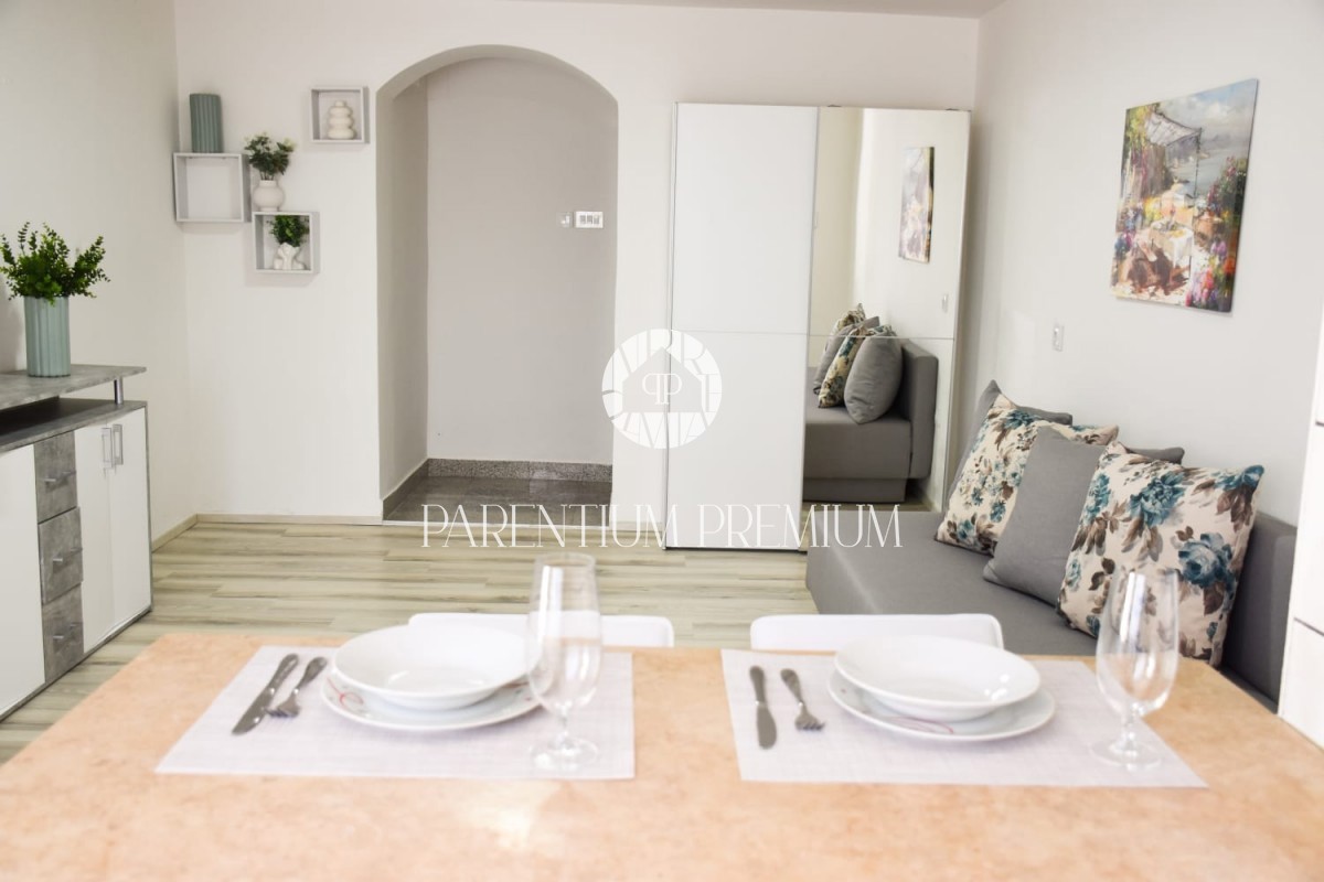 Top location Poreč - Two apartments on the ground floor, 500 m from the sea