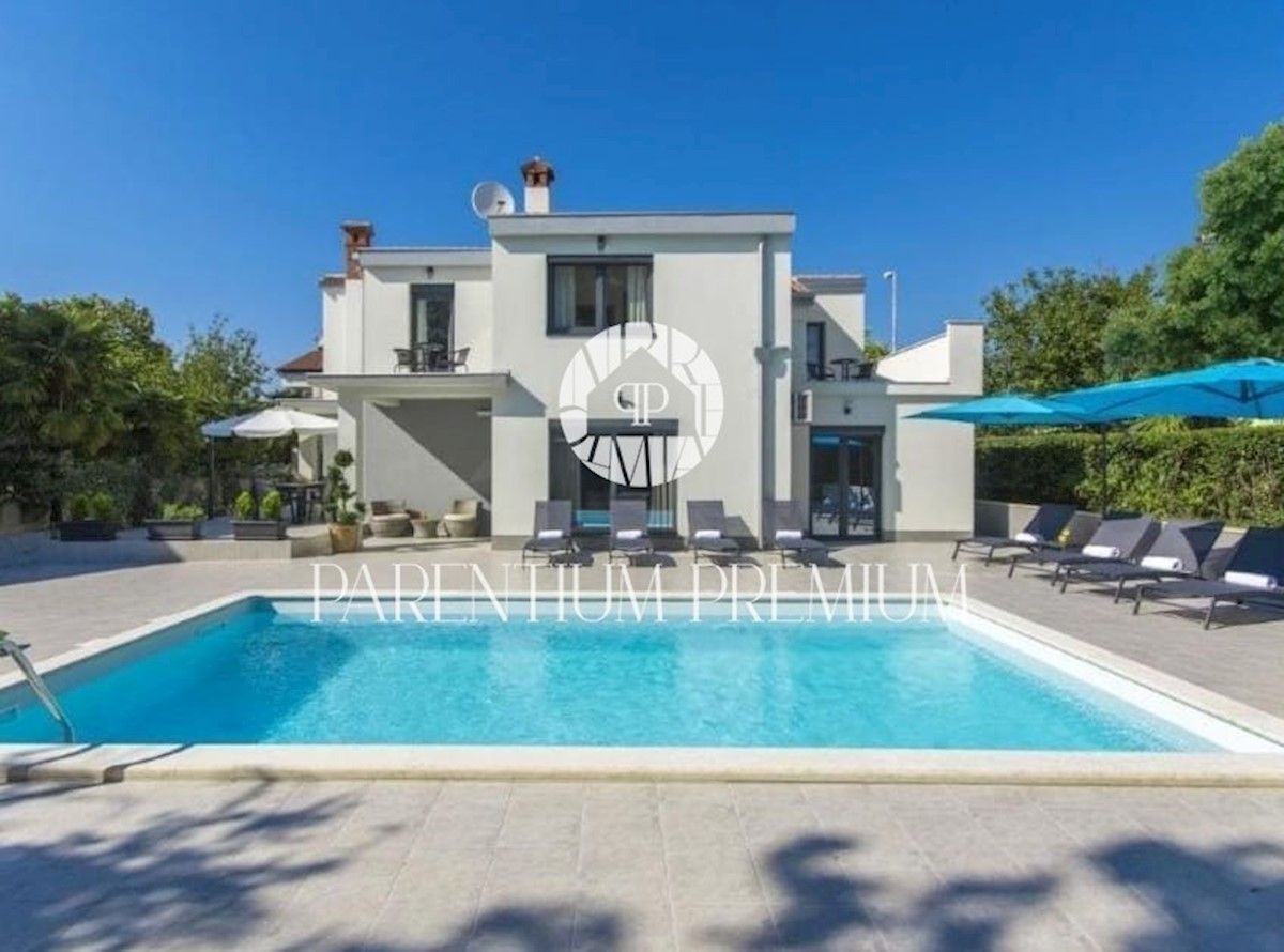 Samostojeća villa na samo 300 m od mora