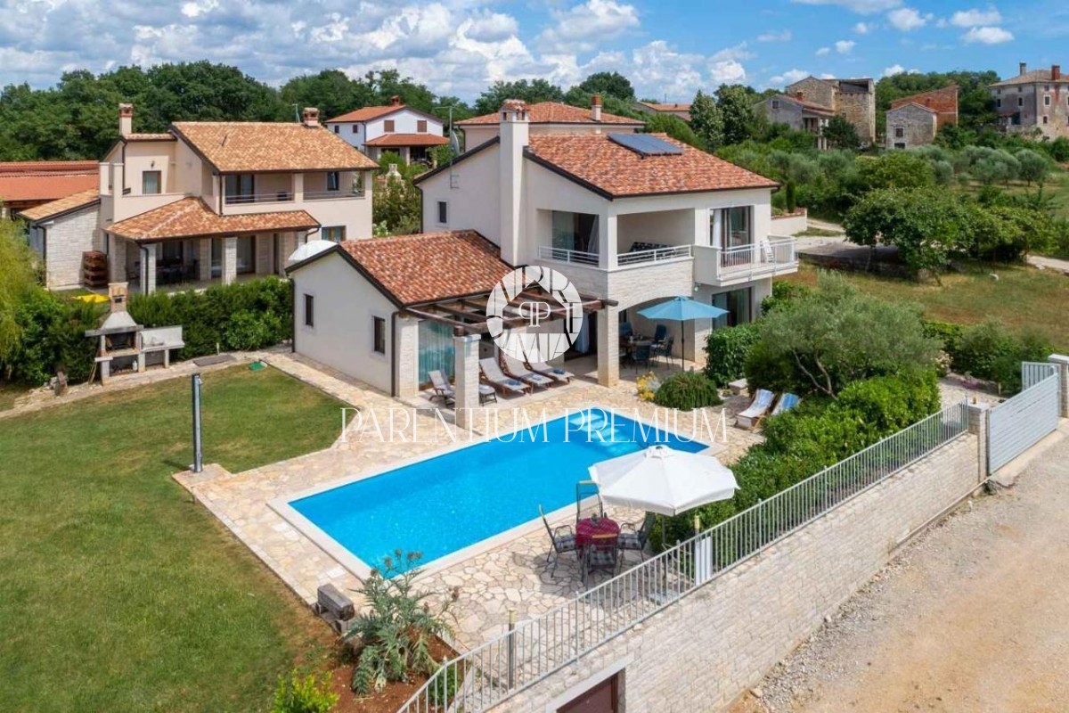 TOP Eine Villa mit wunderschönem Blick auf das Meer und die Landschaft