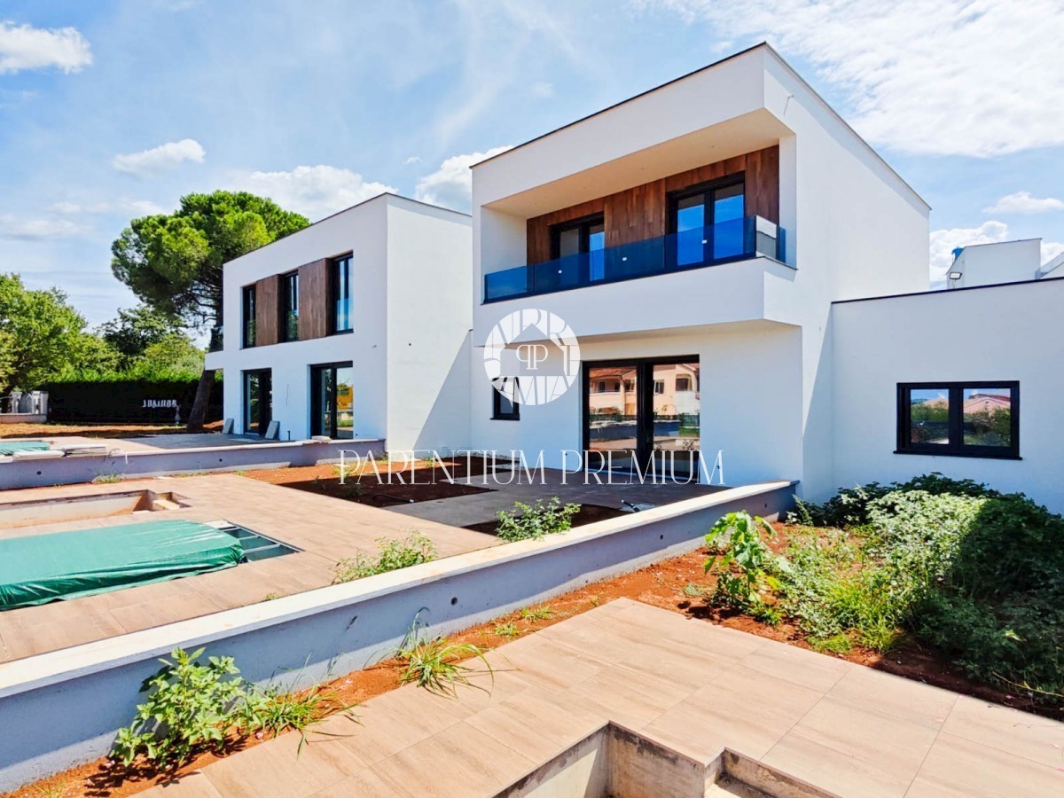 Hochwertiges neues Haus mit Meerblick in der Nähe des Stadtzentrums und des Strandes