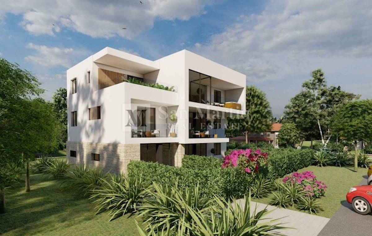 Poreč, Semi-detached house in a sought-after location with a large terrace overlooking the sea