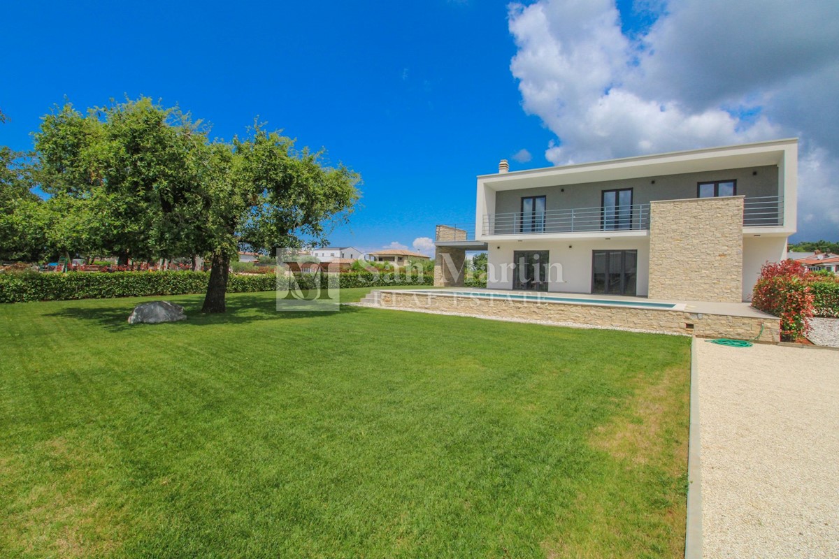 Poreč, surroundings, beautiful modern house in a quiet location