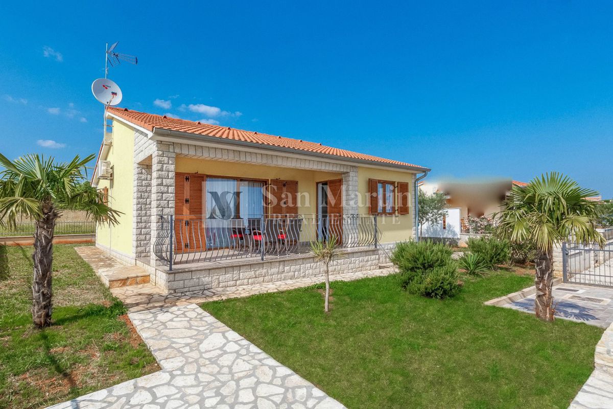 Poreč, surroundings - charming one-story house with swimming pool
