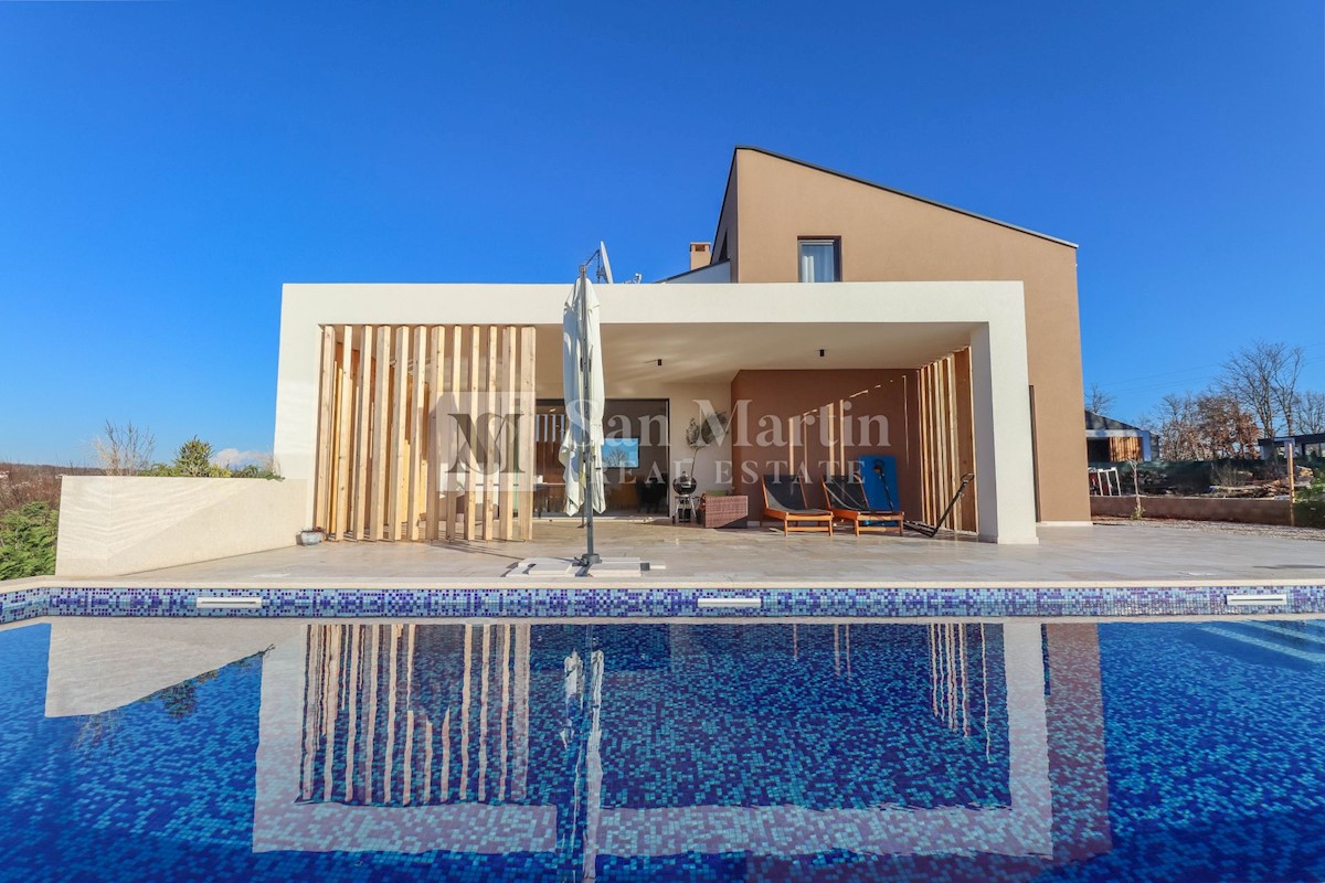 Poreč, surroundings, Modern house with swimming pool OPPORTUNITY!!!