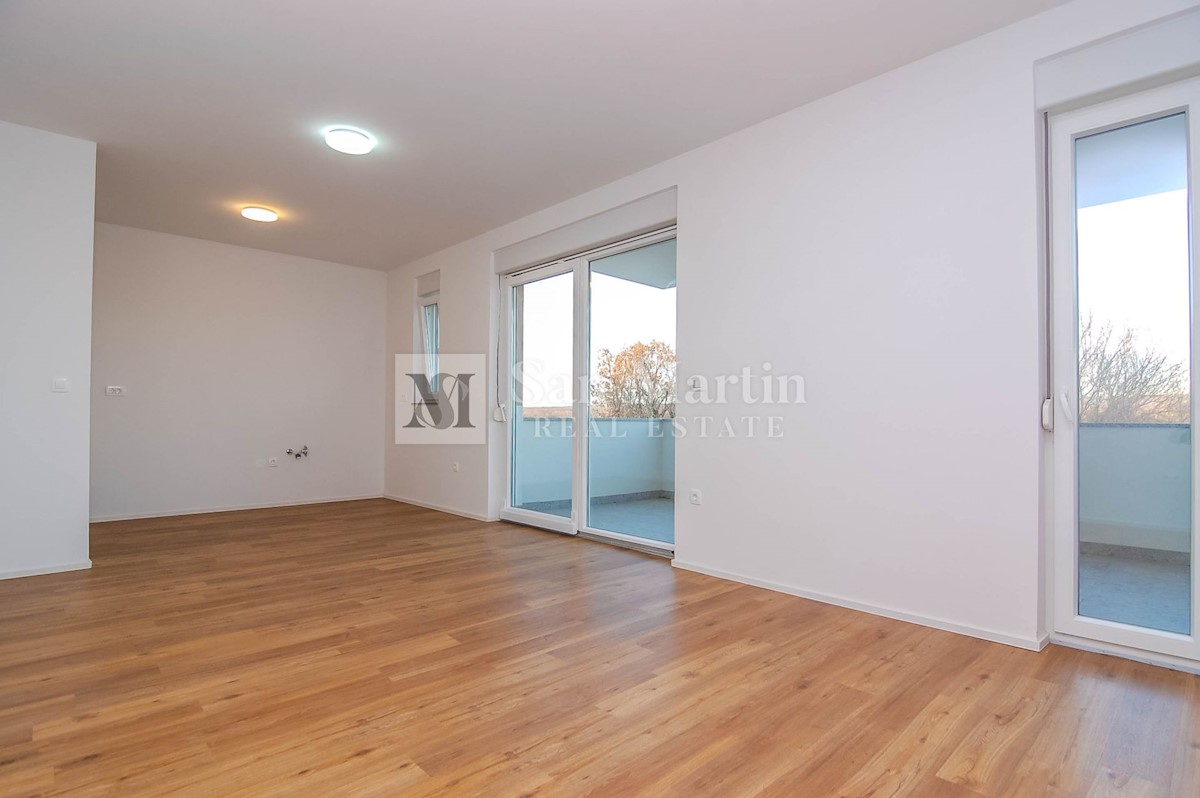 Poreč - modern apartment on the ground floor with a garden, new building