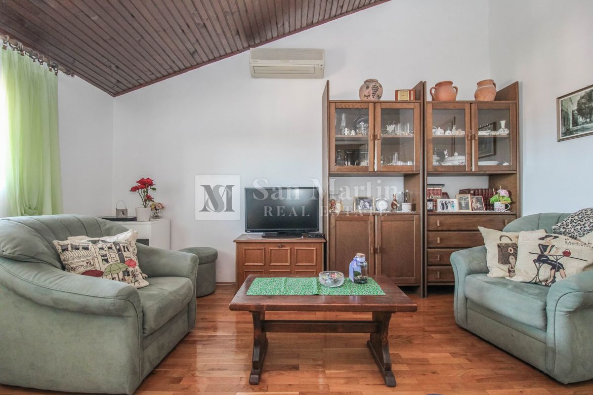 Poreč, center-apartment with sea view. Opportunity!