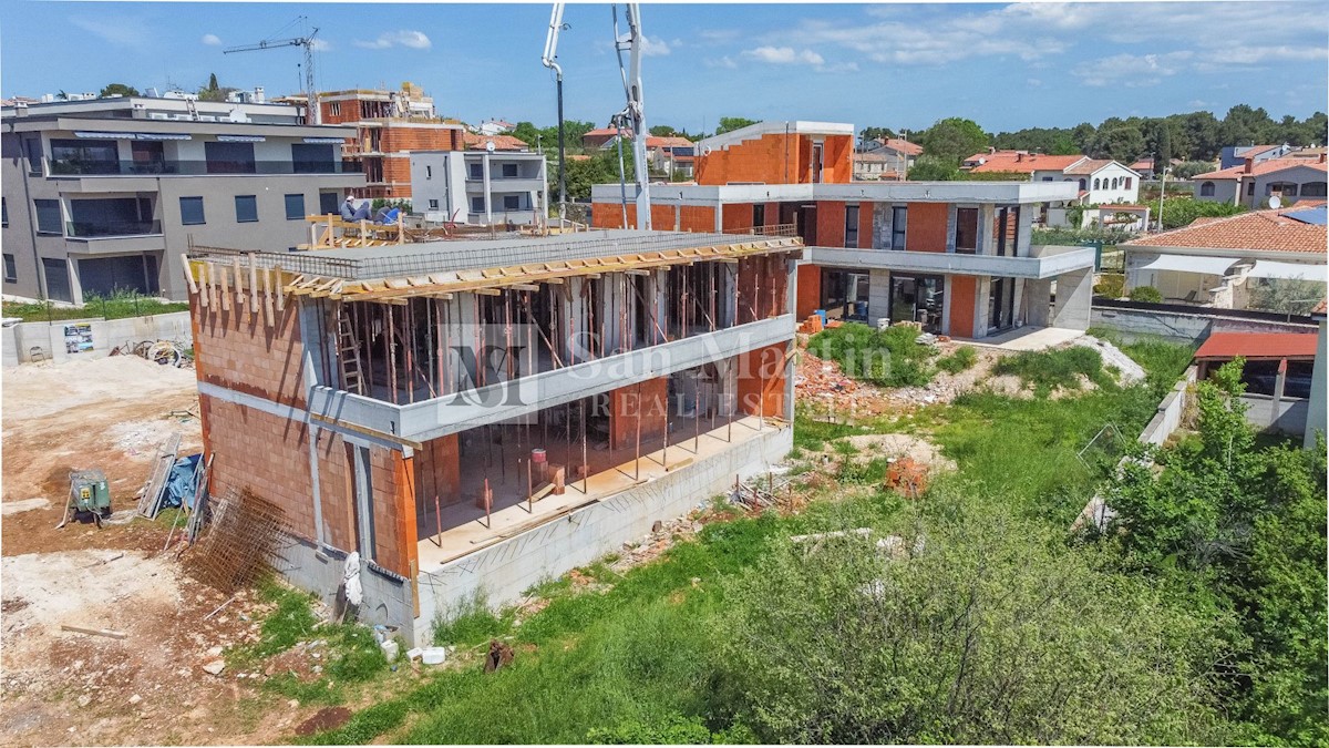 Poreč, Luksuzna kuća u okolici grada