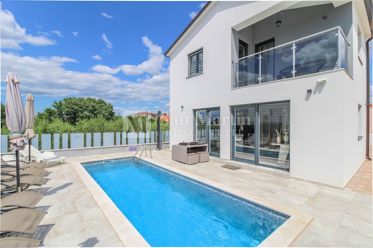 Poreč, samostojeća kuća s pogledom na more