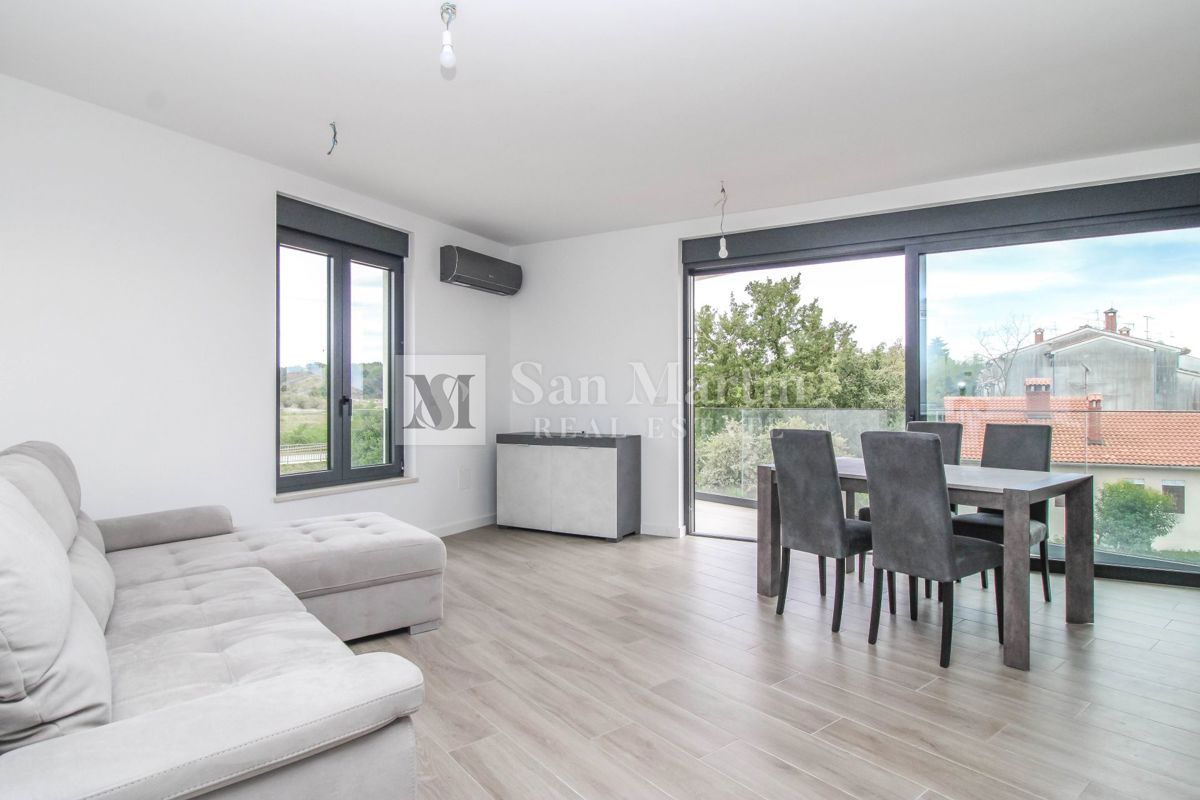 Poreč, Neubau in Meeresnähe.