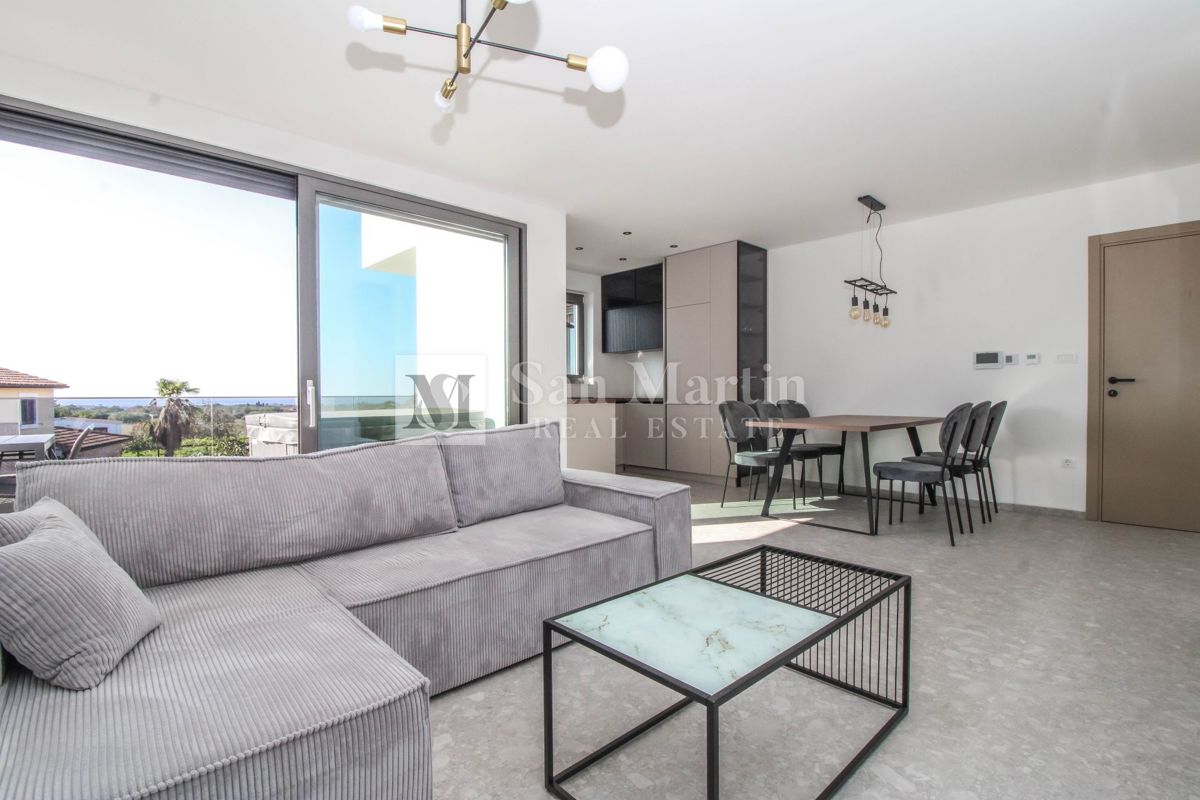 Poreč, surroundings - apartment on the 1st floor of a new building with a sea view