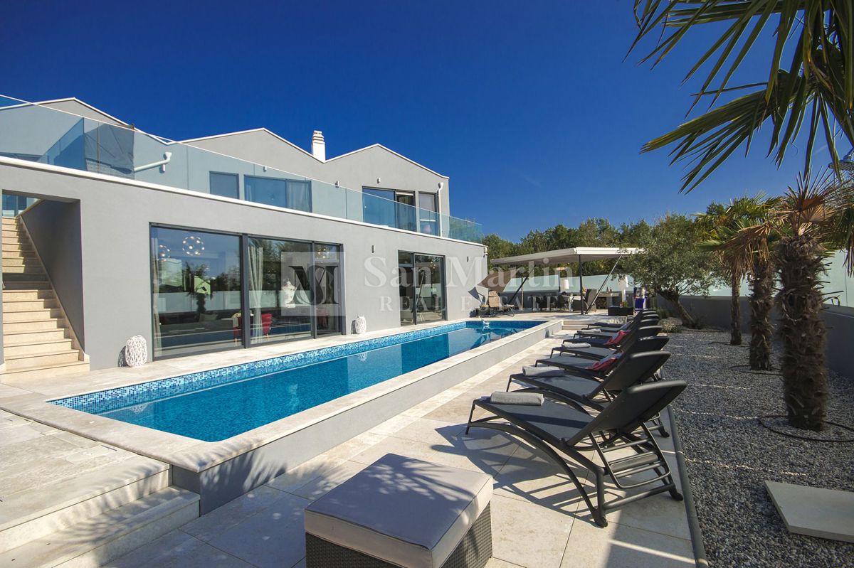 Poreč, okolica - veličanstvena moderna vila u prekrasnom okruženju