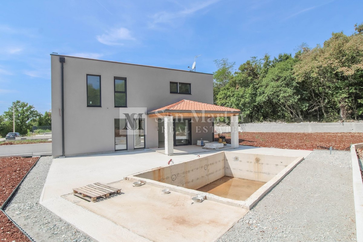 Poreč, surroundings - house with pool, view of nature