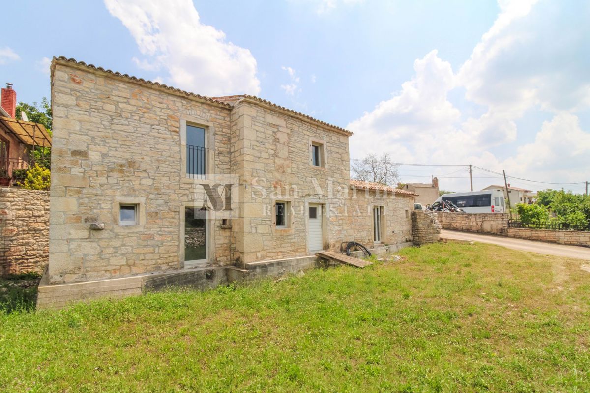 Poreč-surroundings, beautiful autochthonous stone house, sea view