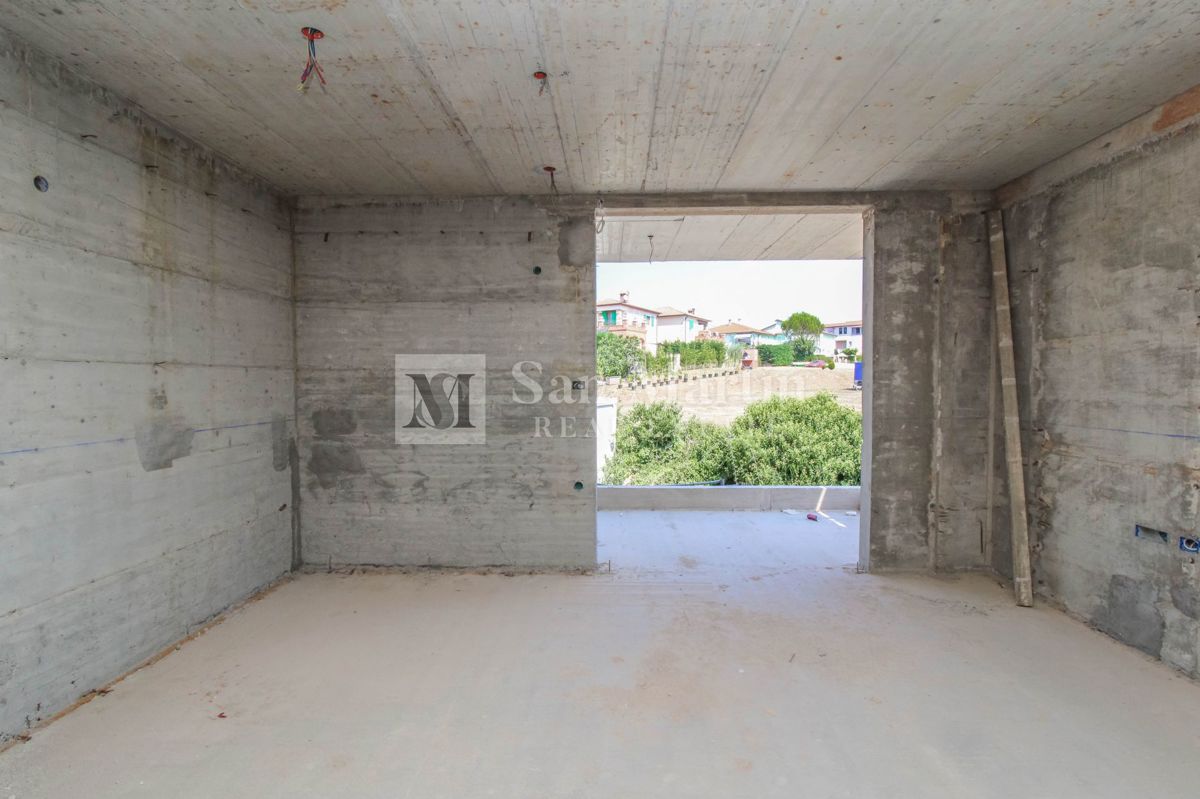 Poreč, modern new building, apartment on the second floor.