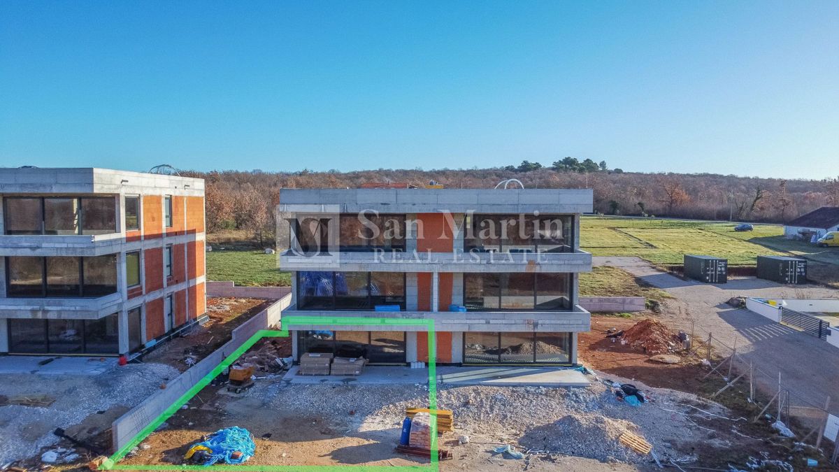 Poreč, surroundings - Apartment in a new building, ground floor in a great location