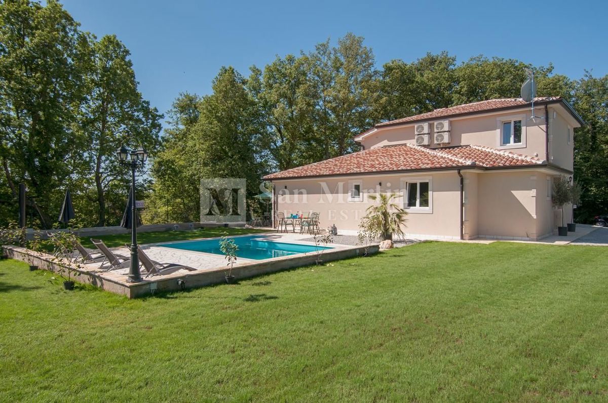 Poreč, okolica - prekrasna rustikalna vila na osami