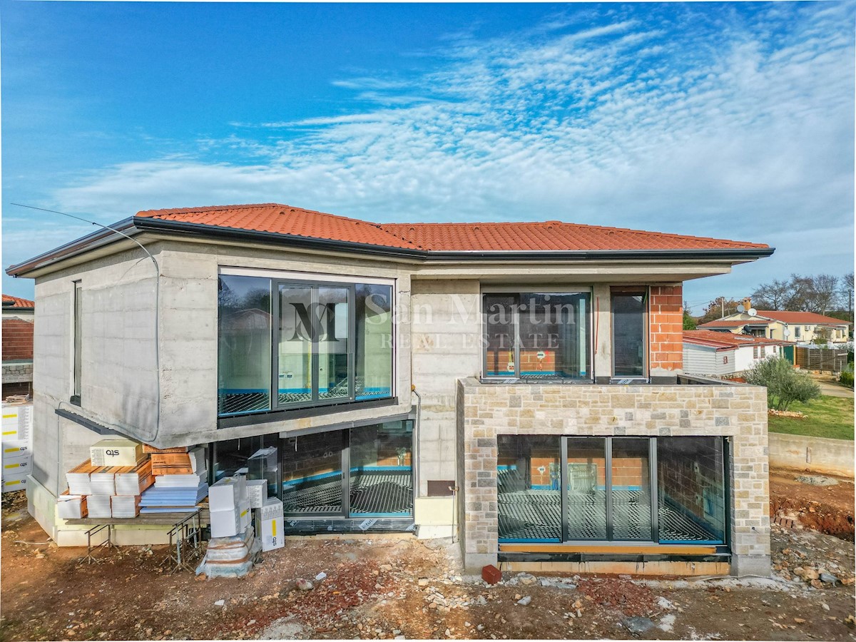 Poreč, surroundings, Attractive villa with pool not far from the sea