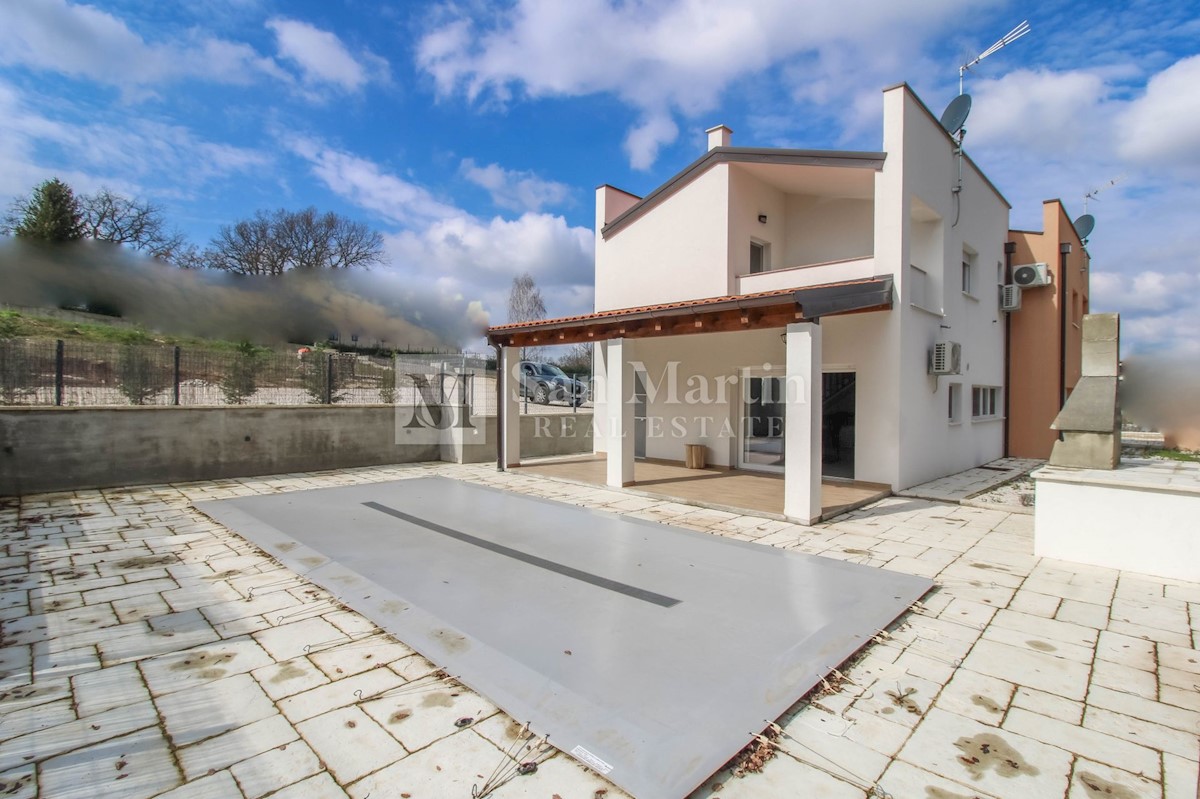 Poreč, Semi-detached house at a good price