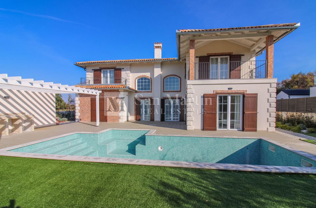 Poreč. okolica - prostrana rustikalna vila s bazenom 