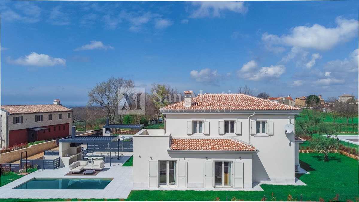 Poreč, Moderno opremljena kuća na mirnoj lokaciji