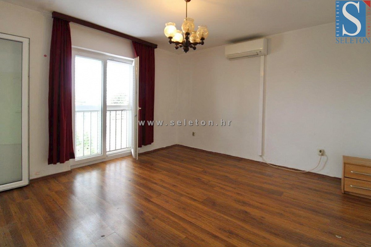 Wohnung in Poreč in TOP-Lage, 60 m2, 500 m vom Zentrum und dem Meer entfernt