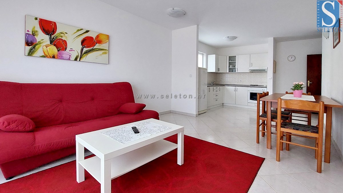 Furnished apartment in Poreč, 68 m2, 600 m from the sea/beach