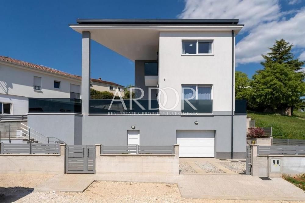 Poreč, moderna kuća sa bazenom