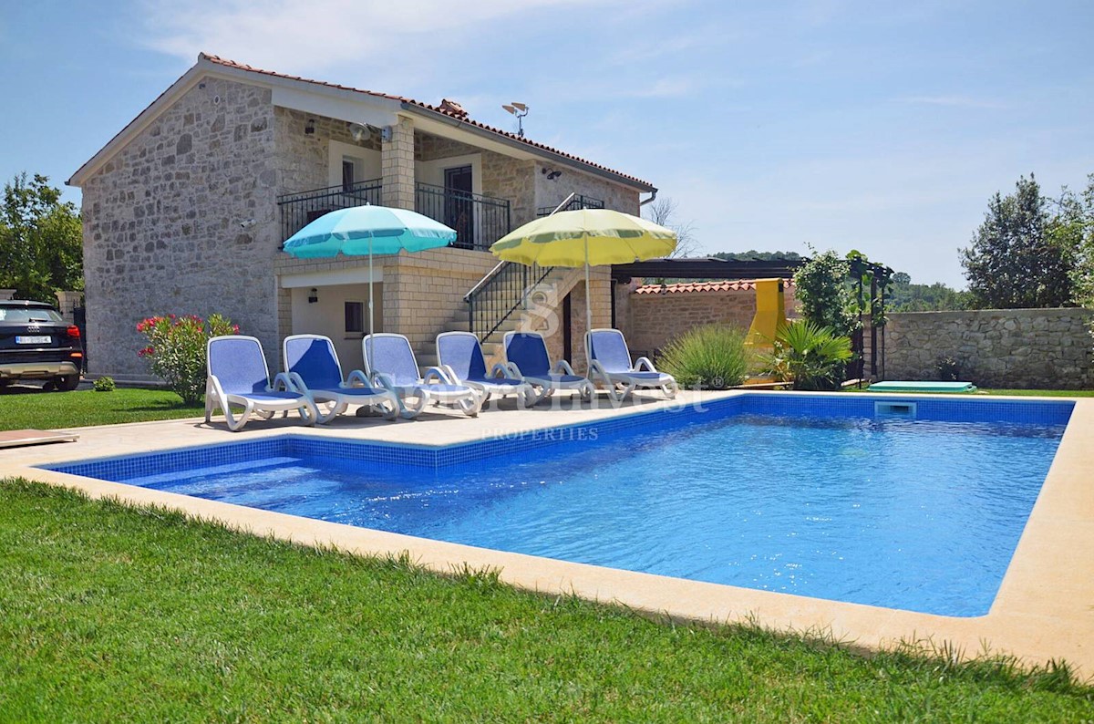 ISTRA - POREČ, kompletno renovirana istarska kamena kuća s bazenom, 4 km od mora