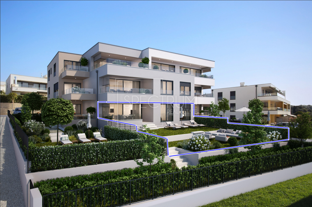 Novigrad, novogradnja, stan sa prostranim vrtom