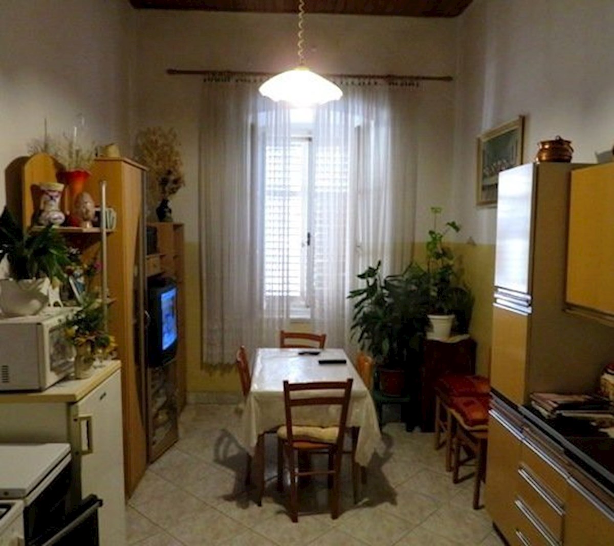 Stan od 67m² u samom centru Pule – idealna prilika za život ili investiciju!