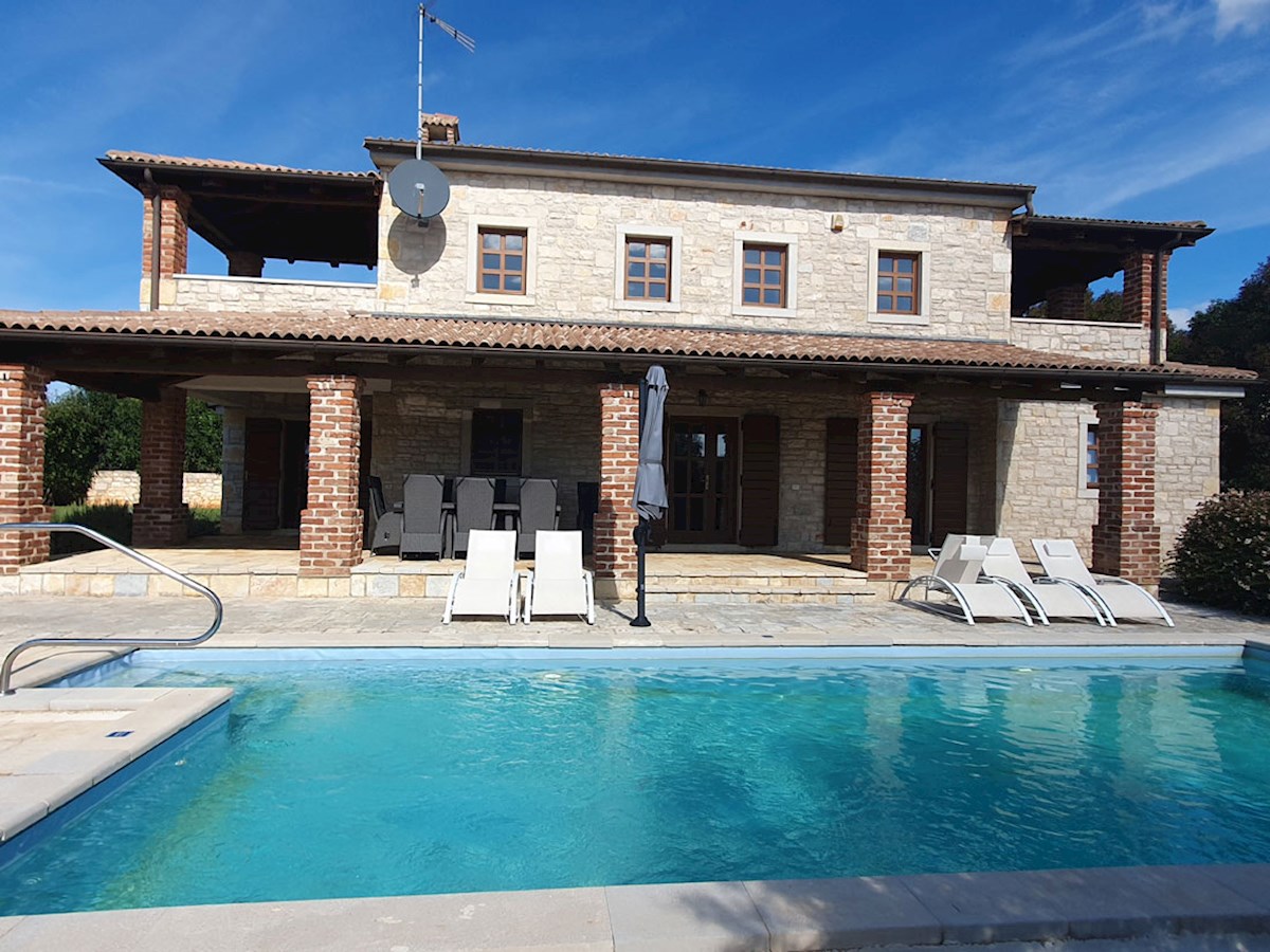KOP-755, Kamena Villa sa Bazenom u Okolici Poreča