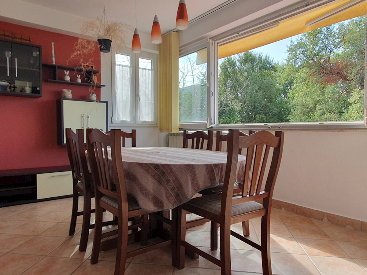 SO-364, POREČ, 4 km, two-story apartment 116 m² with four bedrooms and two bathrooms