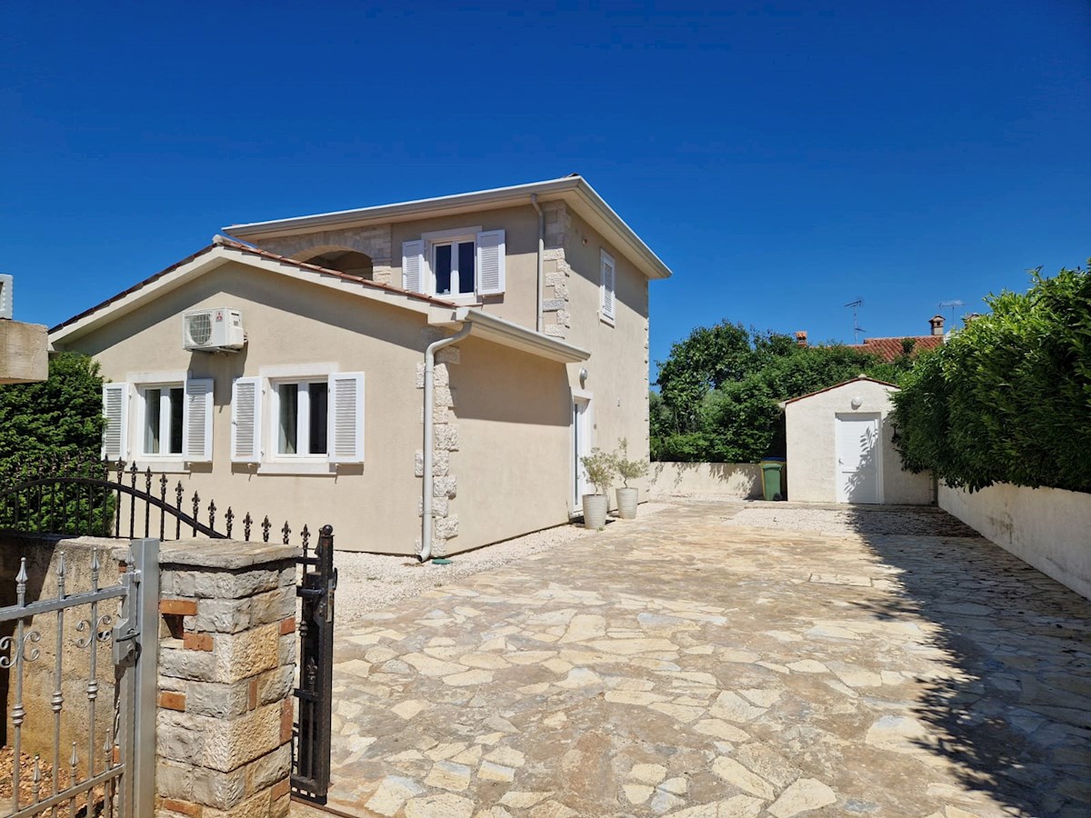 KOP-718, Kuća sa bazenom, prodaja, Poreč – okolica