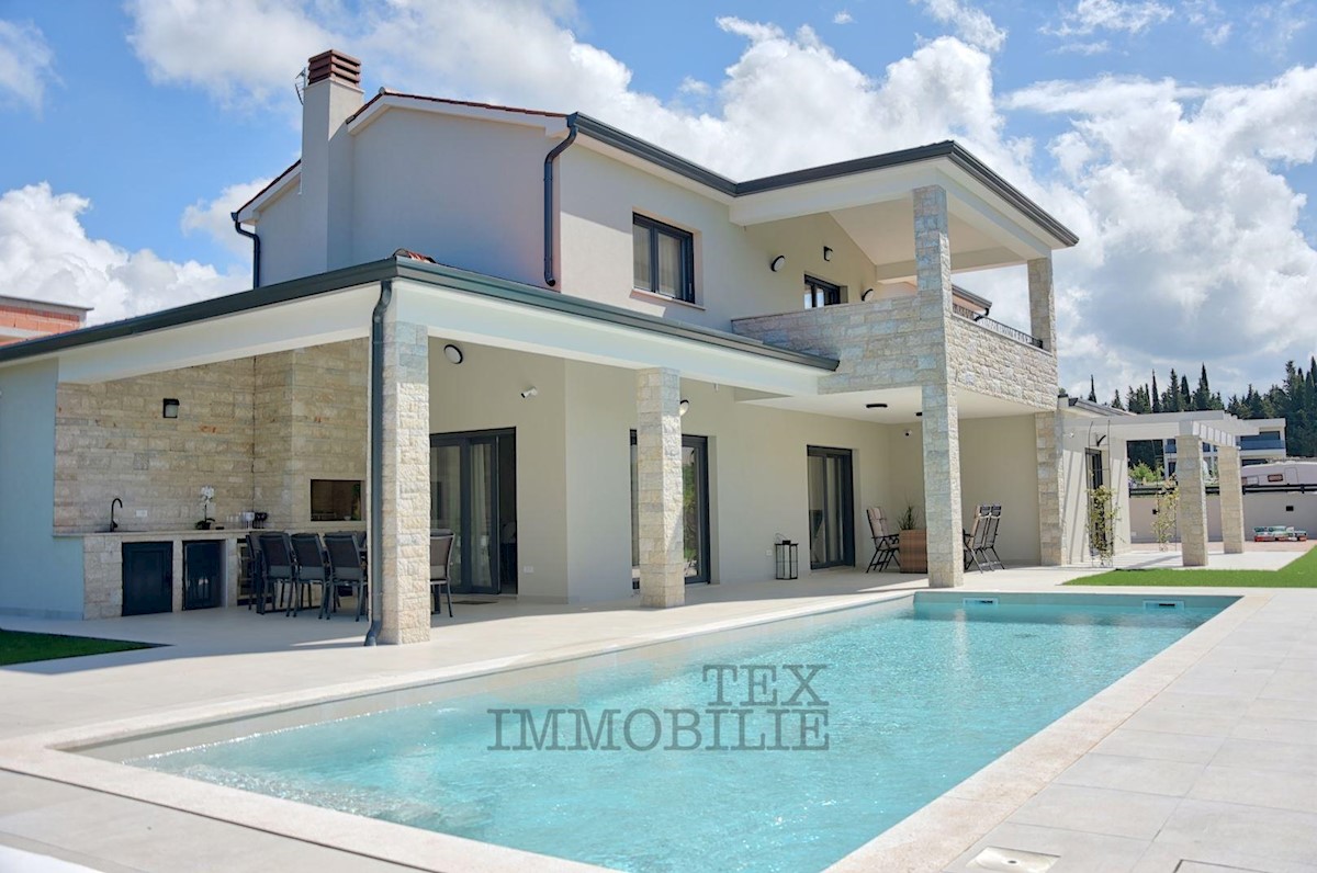 Beautiful modern villa with swimming pool in Poreč