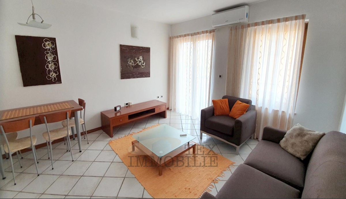 Schöne Wohnung im Zentrum von Poreč, 3 row from the sea!