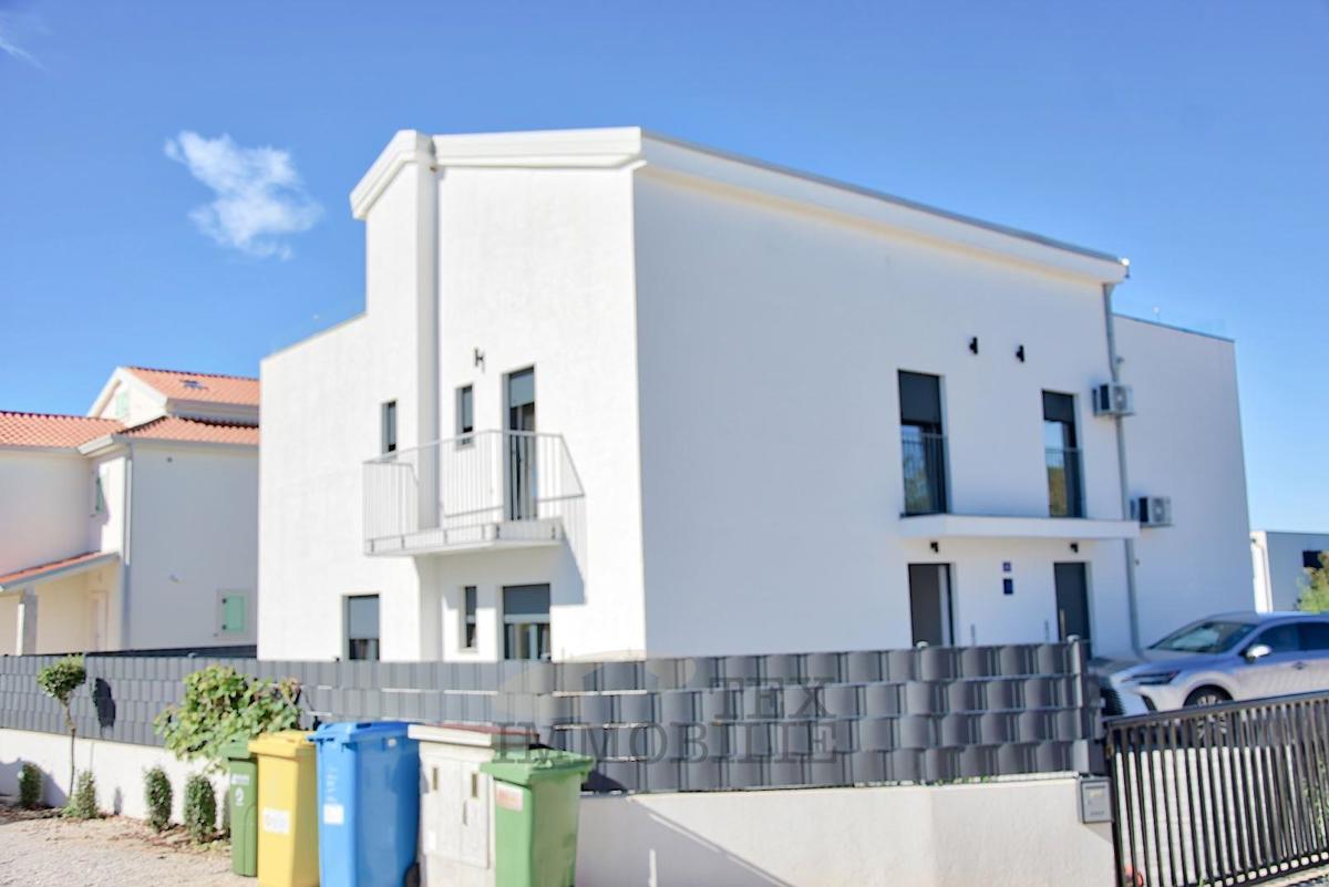 Charming semi-detached house in Porec 187,93 m2