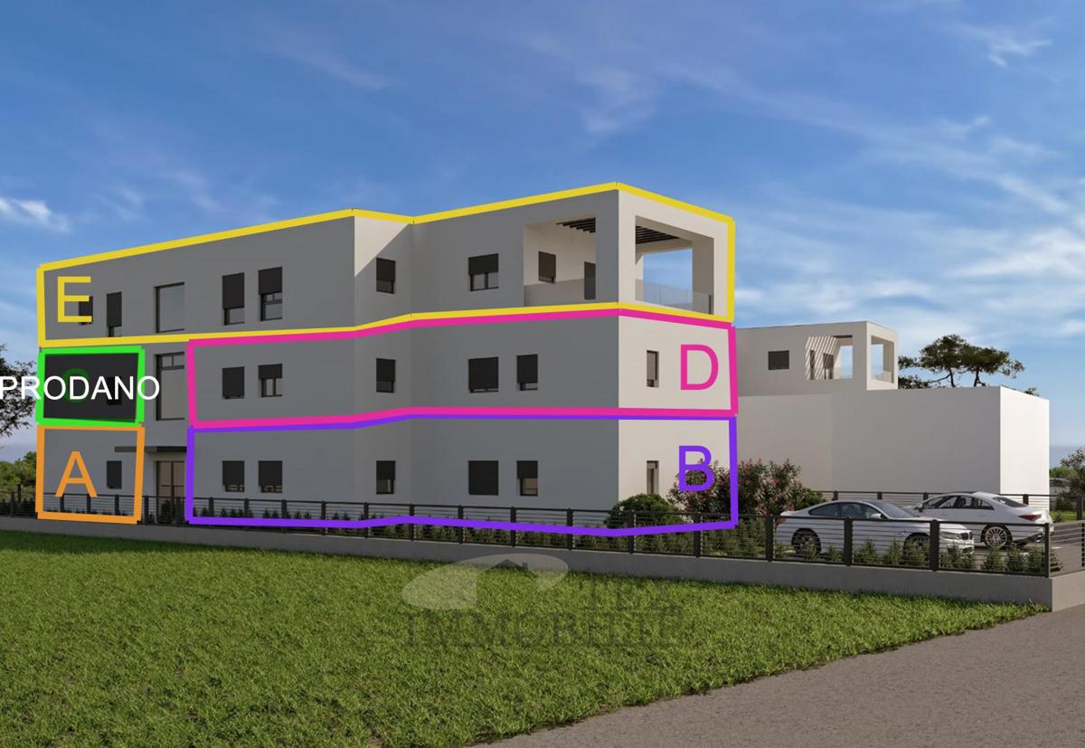 Poreč, new apartment with garden 1 km from the sea - B