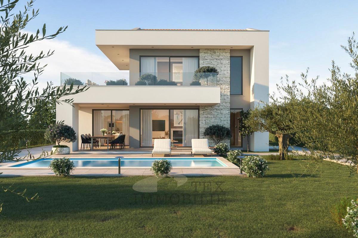 The house is for sale in the Roh Bau stage, 107 m2