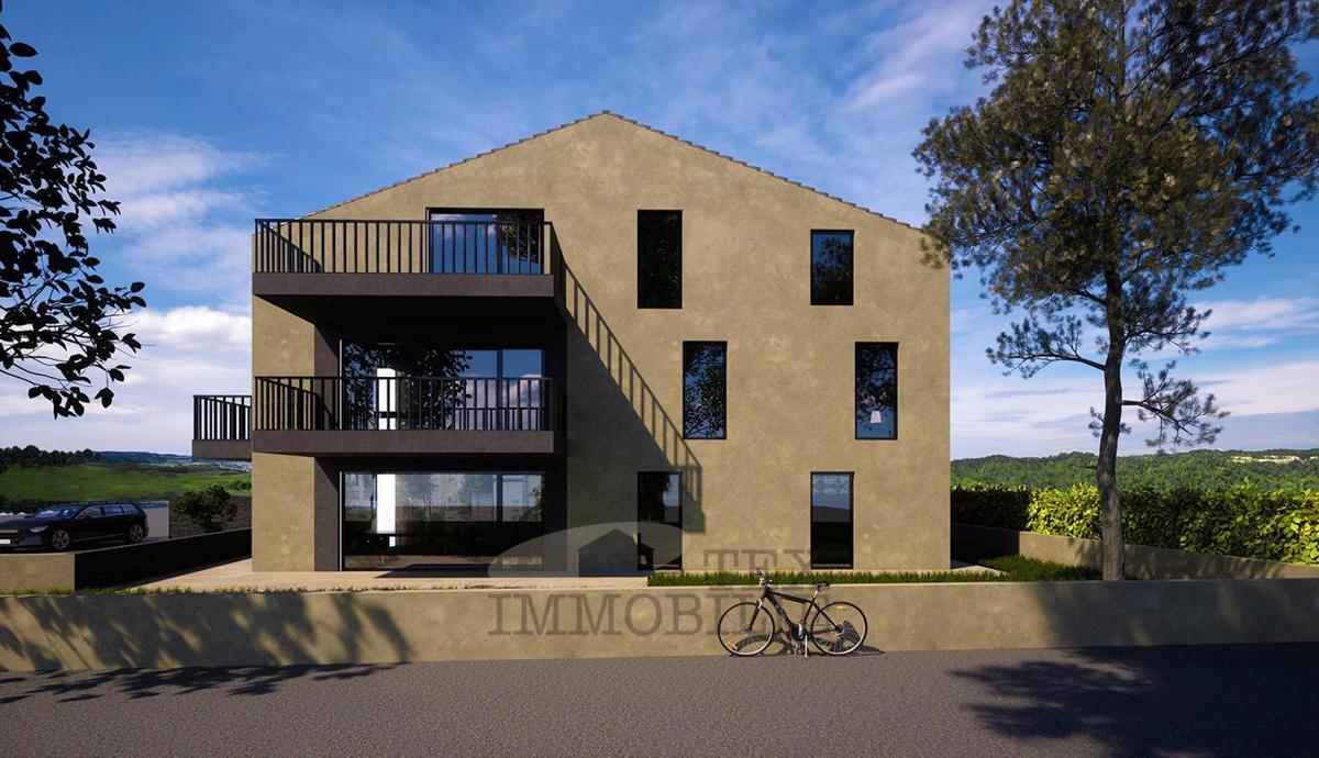 Poreč surroundings, an apartment with three bedrooms, 1 km from the sea