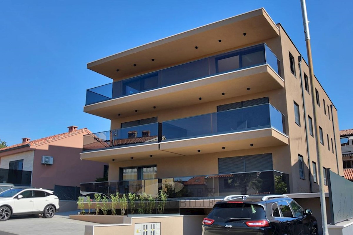 Exclusive apartment with garage in the center of Poreč, 236m2