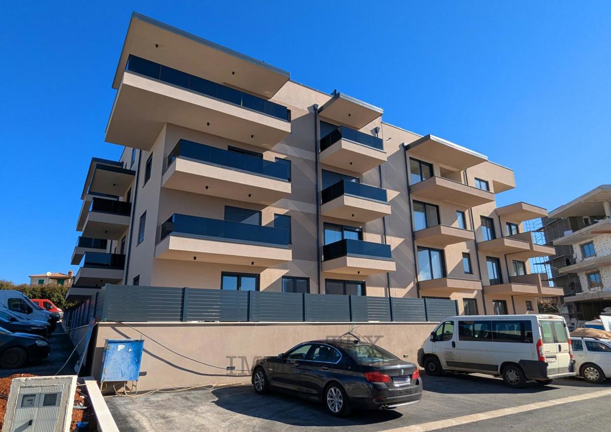 Luxury apartments in a great location near the sea B2