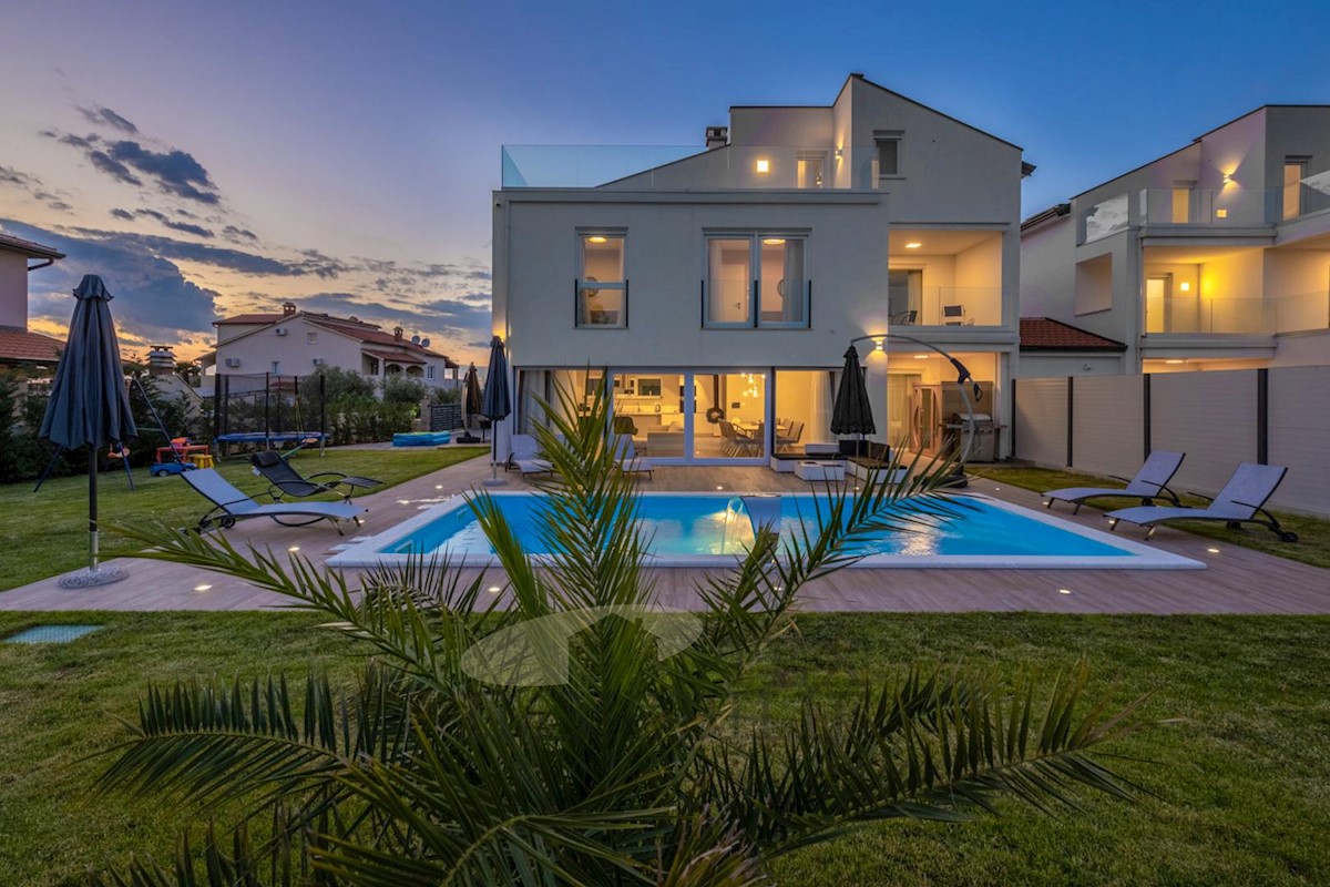 Villa with pool near Poreč, 255.37 m2