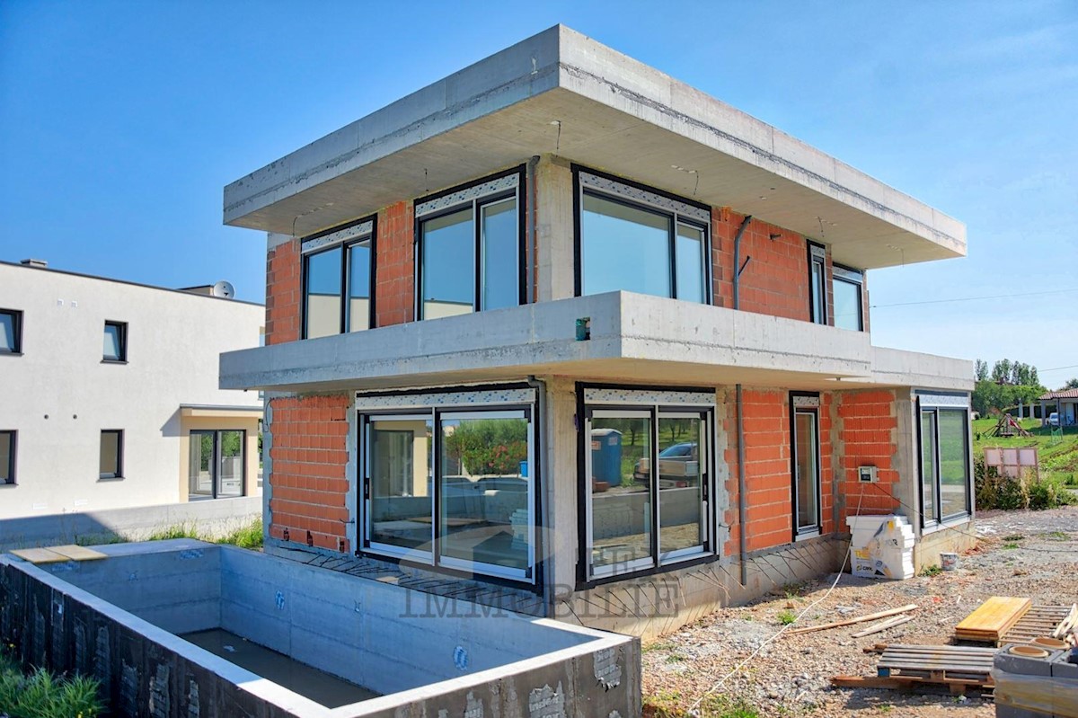 Beautiful modern villa with swimming pool in Poreč