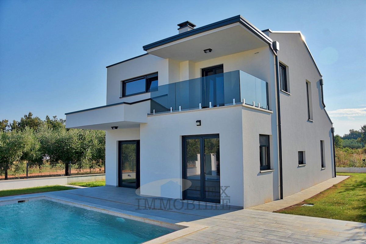 Poreč, Villa with pool 5 km from the sea